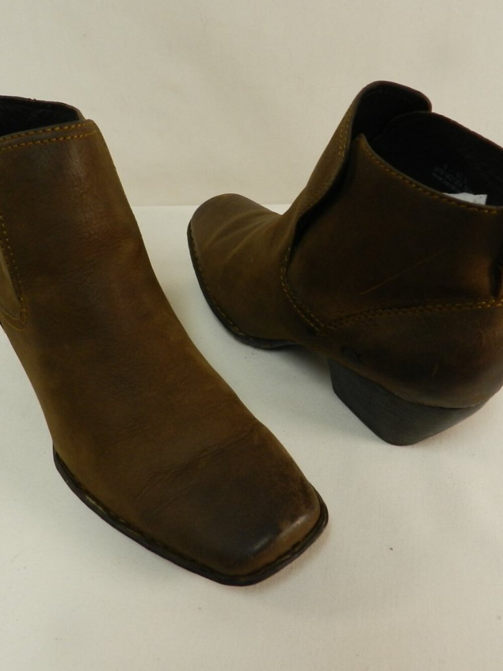 Born Leather square toe booties ankle boots brown comfort Size Sz 9